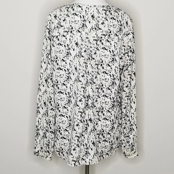 Cabi Shattered Print Long Sleeve Blouse M - Picture 4 of 8